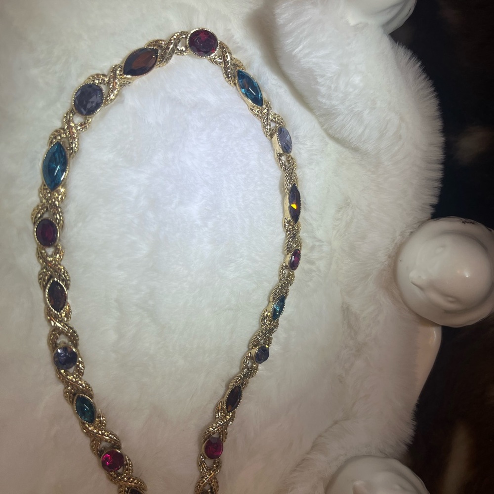 Gold tone and multicolor rhinestone leaf design necklace - Picture 6 of 12